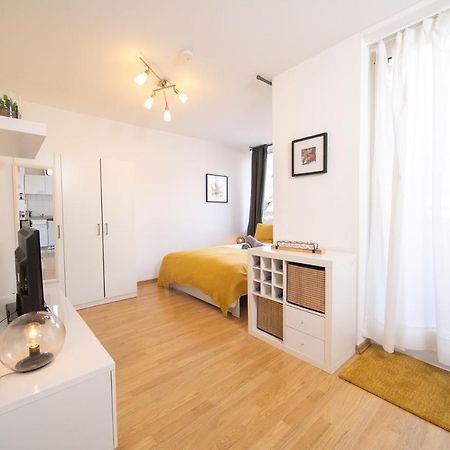 Studio Shiny - Zentral Mit Balkon - Messe - Kueche Neuss Exteriör bild