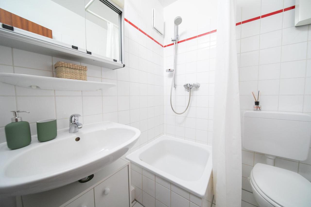 Studio Shiny - Zentral Mit Balkon - Messe - Kueche Neuss Exteriör bild
