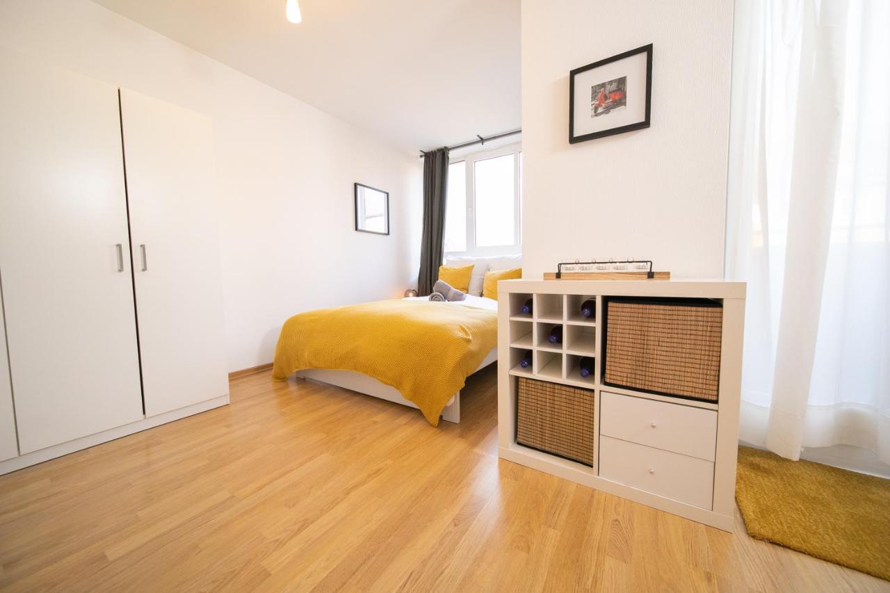 Studio Shiny - Zentral Mit Balkon - Messe - Kueche Neuss Exteriör bild