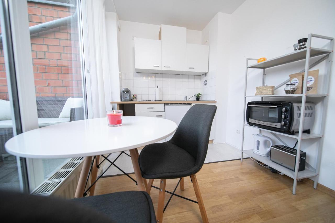 Studio Shiny - Zentral Mit Balkon - Messe - Kueche Neuss Exteriör bild