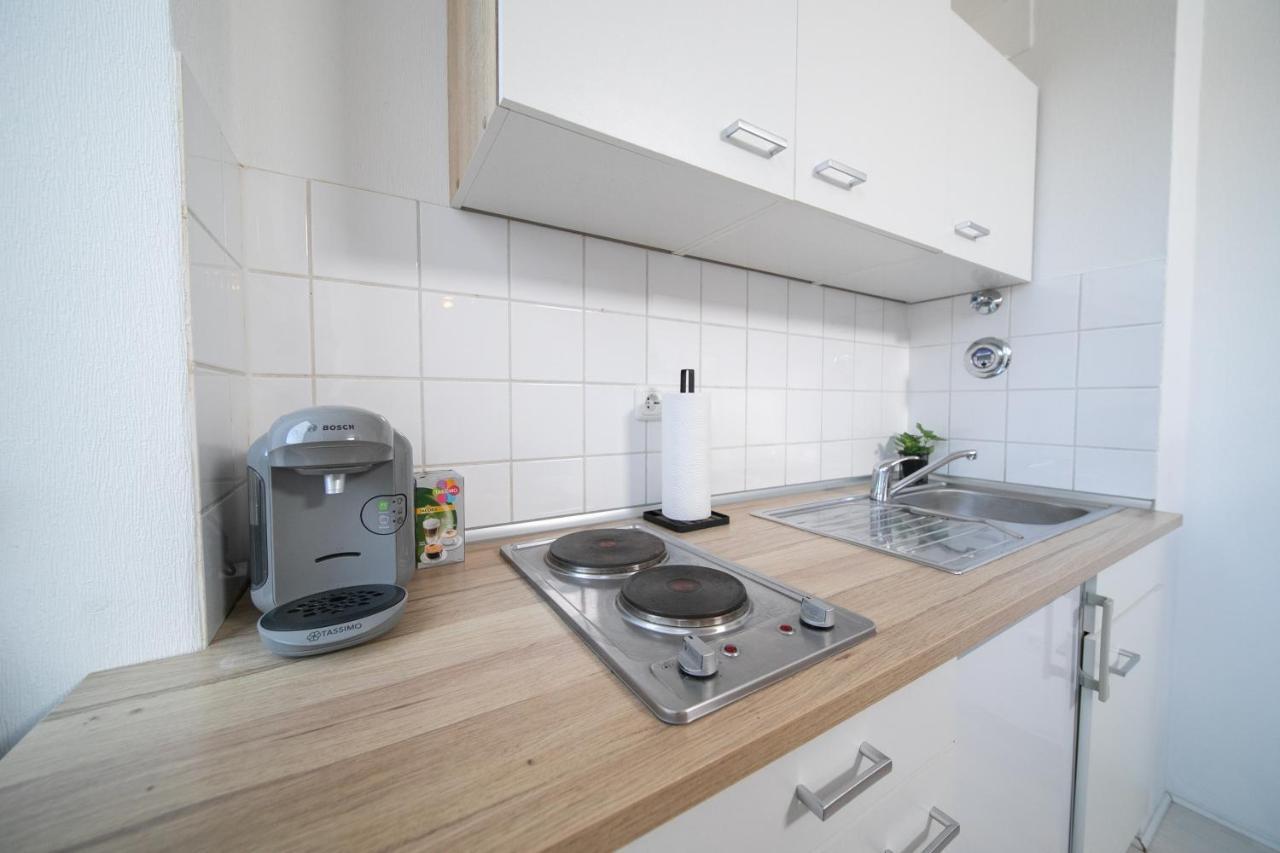 Studio Shiny - Zentral Mit Balkon - Messe - Kueche Neuss Exteriör bild